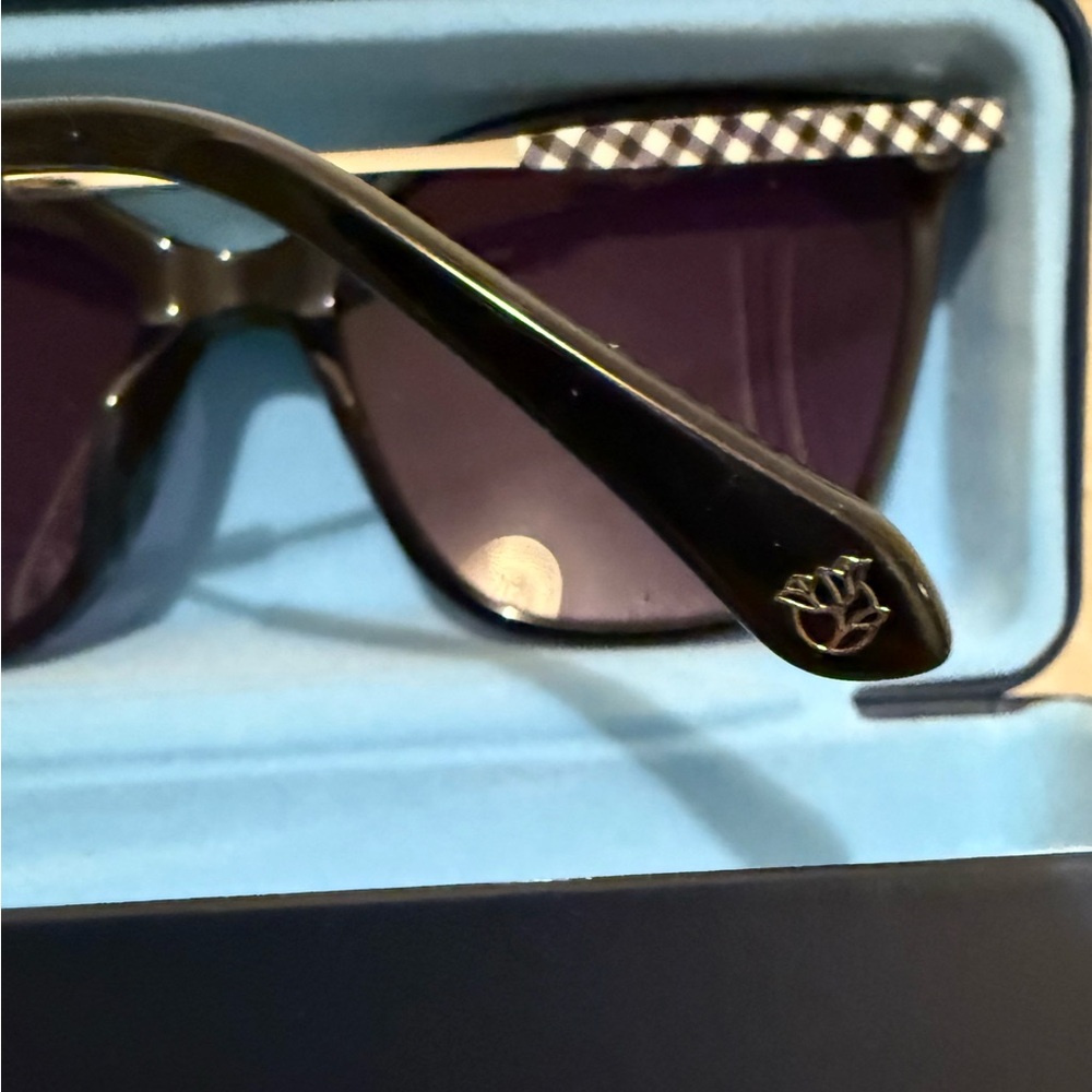 Draper James by Reese Witherspoon Classic Black Sunglasses brand new